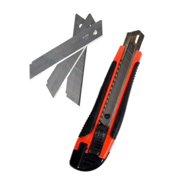 04_5f3ad10d-42a8-40ae-a7c1-08aa917815be.jpg Heavy Duty 18mm Cutter Knife Set with Extra Blades for Office & Home