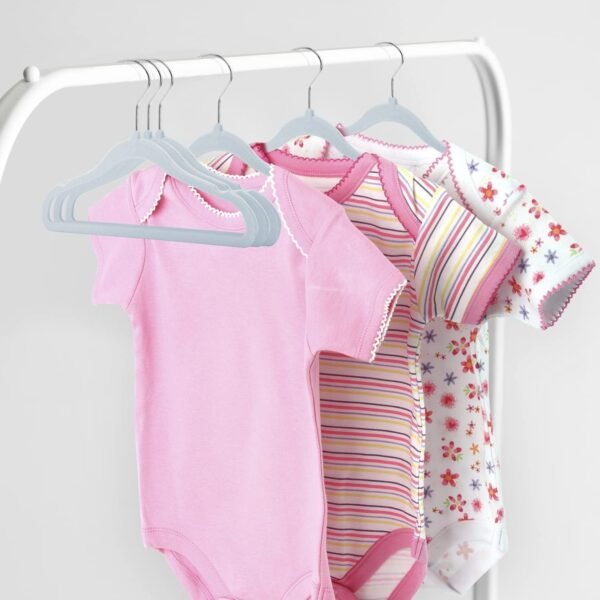 04_6f6a35e2-34e1-4fb0-b2aa-89781306fd69.jpg Premium Mix Design Non-Slip Clothes Hanger (Mix Design / 1 Pc)