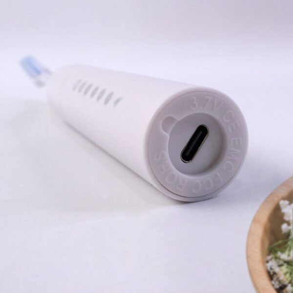 04_713cd5b3-dcc1-4920-9685-bcd7e4705e4a.jpg Rechargeable Electric Toothbrush White Color With 3 Extra head (1 Pc )