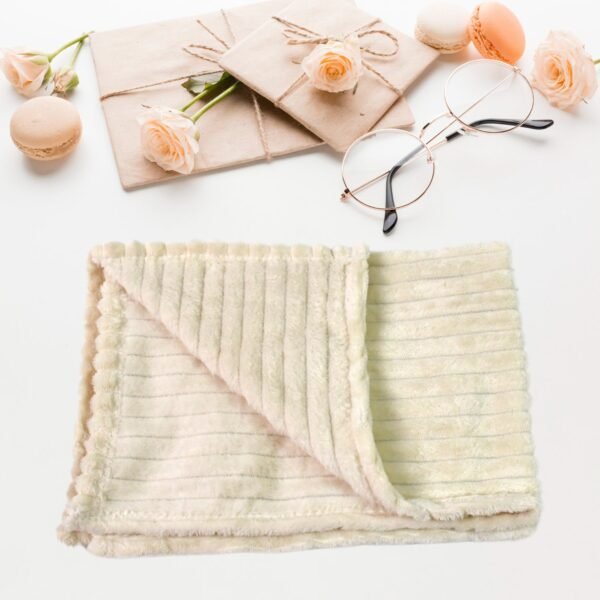 Pet Soft Cat Dog Blanket / Towel Soft Warm (70×50 Cm / 1 Pc / Mix Color & Design)