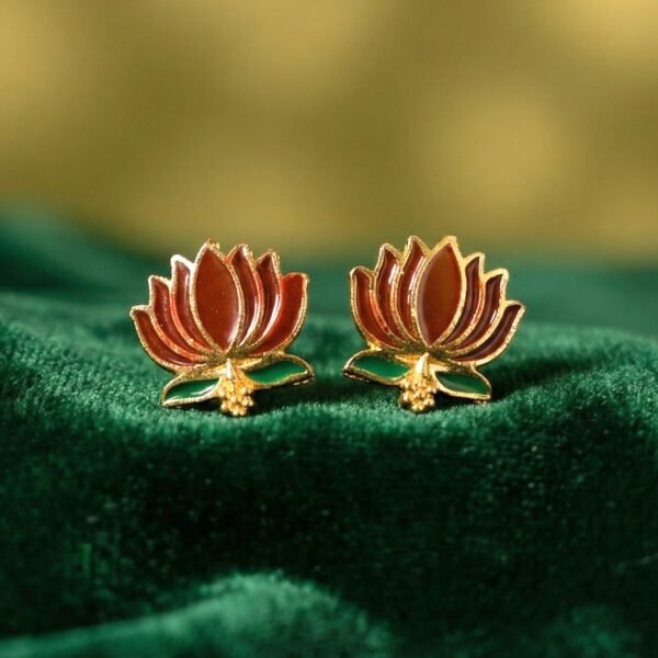 04_a72de3b7-ab70-4c37-b959-b3809cbb02ec.jpg Traditional Lotus Design Necklace with Stud Earrings Set (1 Set)