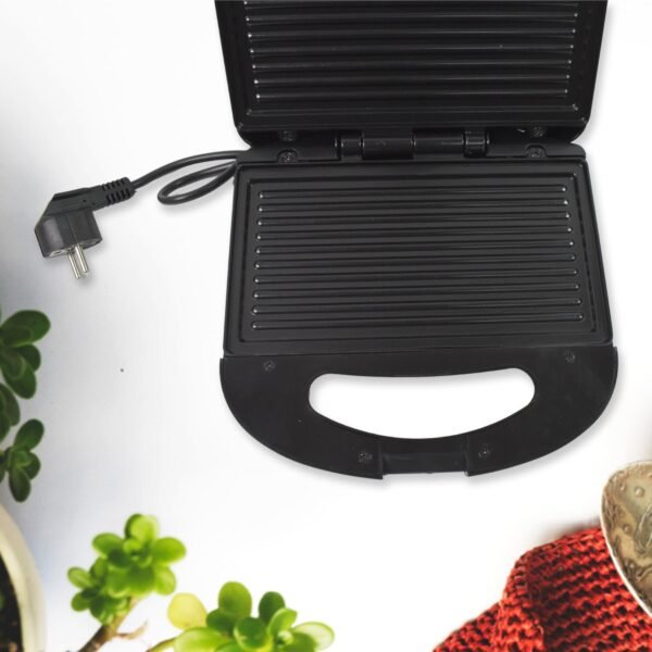 04_aae60e84-2bdb-4d95-8221-fdf91eae829b.jpg Sandwich Maker – Non-Stick Plates & Indicator Lights for Easy Home Cooking