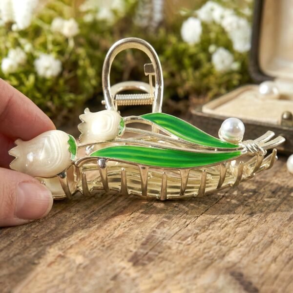 Elegant Floral Decorative Hair Claw Clip (1 Pc)