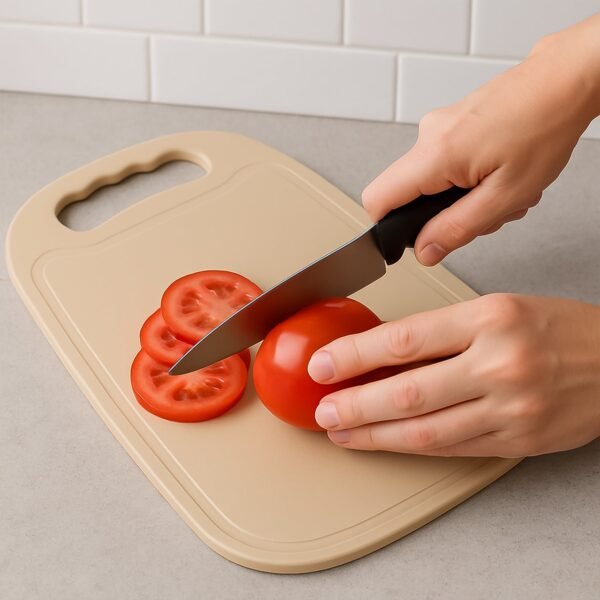 04_aec34bee-727d-4729-8241-6767891a7d43.jpg Durable Plastic Chopping Board 34x23 cm (1 Pc)