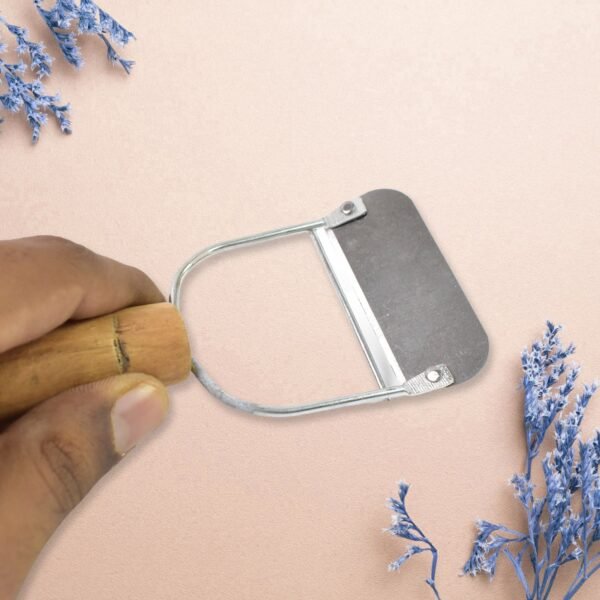 04_ca2d94ed-bb5d-43c7-8bbe-9d24fc5e25bf.jpg Wooden Handle Metal Vegetable Cutter, Peeler, Slicer (1 Pc / B Grade)