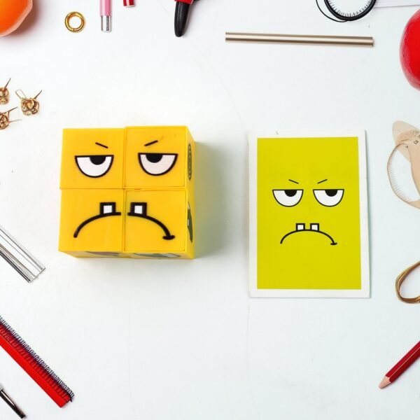 Educational Face Expression Changing Puzzle Cube Toy Set