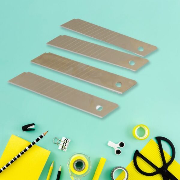 04_fcaac89b-6ec2-4976-8df0-2cbd04d8fca0.jpg Cutter Knife Set with 4 Replacement Blades (1 Set)