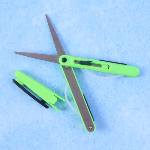 04_pen-cut.jpg Pen Cut Compact Scissors in Pen Format, Pen-Style Portable Travel Scissors (1 Pc)