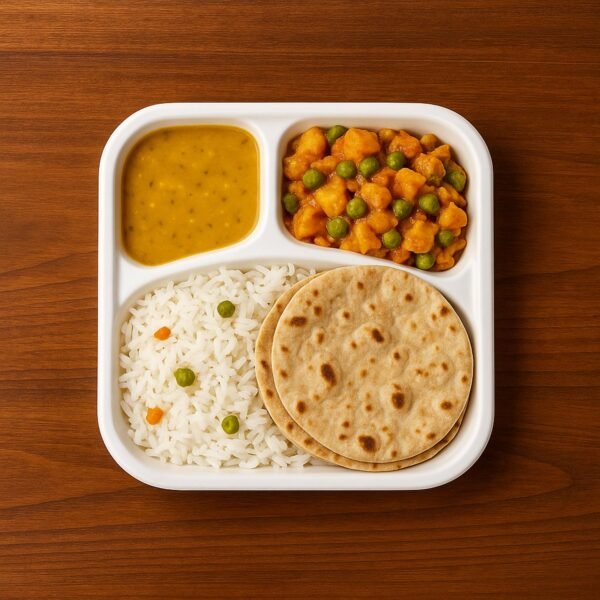 04_thali_409cf5a1-7229-4048-846e-10a477915a26.jpg Compostable Bagasse 3-Compartment Square Meal Plate