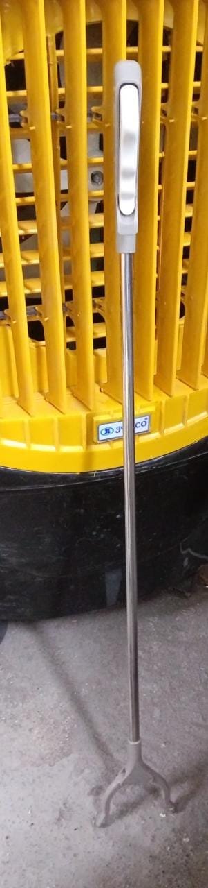 0583b0d4-57f2-4307-b703-f086914d0493.jpg Lightweight Garbage Picker Tool for Kitchen Waste