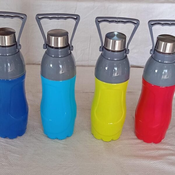05983fe8-b33a-4ef5-b4de-92f52e4b6715.jpg Plastic Sports Bottle (1.8L): Insulated, Leakproof, BPA-Free (Mix Color)