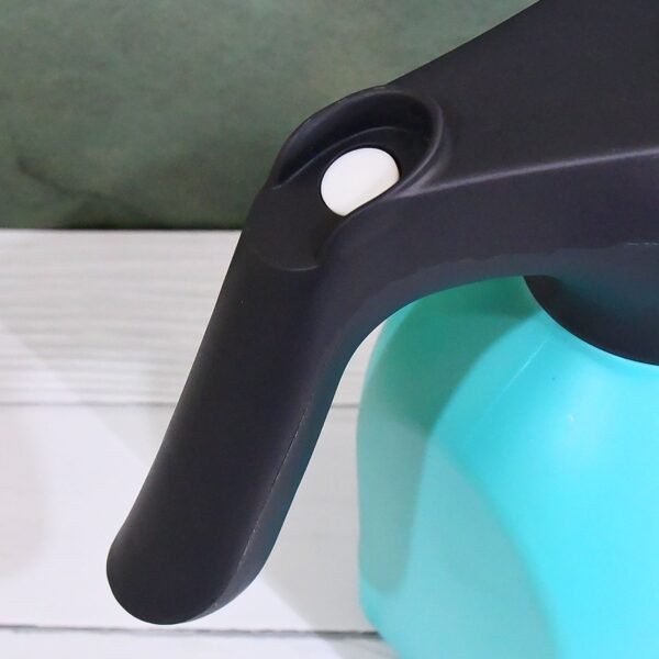 05_0939f2e7-ca7d-4cbf-b7f0-e0e59211e86c.jpg Electric Spray Bottle Garden Sprayer Automatic Watering Can (1Pc / 2Ltr.)