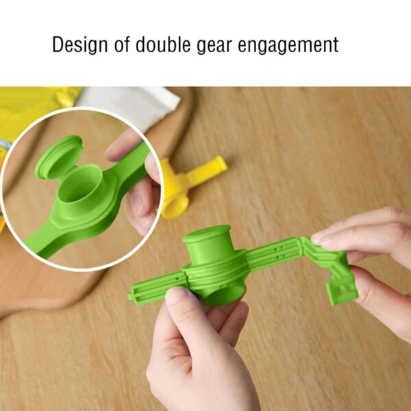 Food Storage Sealing Clip Solid Color Seal Pour Bag Clip Snack Bag  (1 Pc)