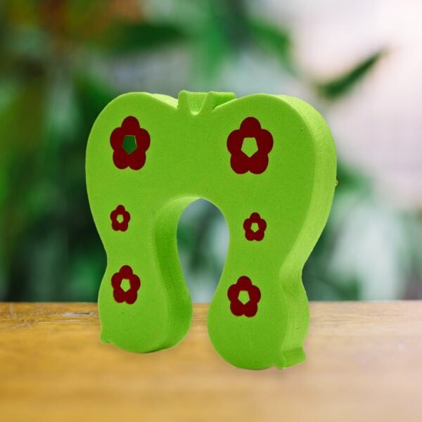 05_146c1bed-0527-4d24-8146-d87c259badfb.jpg Kids Safety Finger Pinch Door Guard – Cute Animal Security Door Stopper (1 Pc)