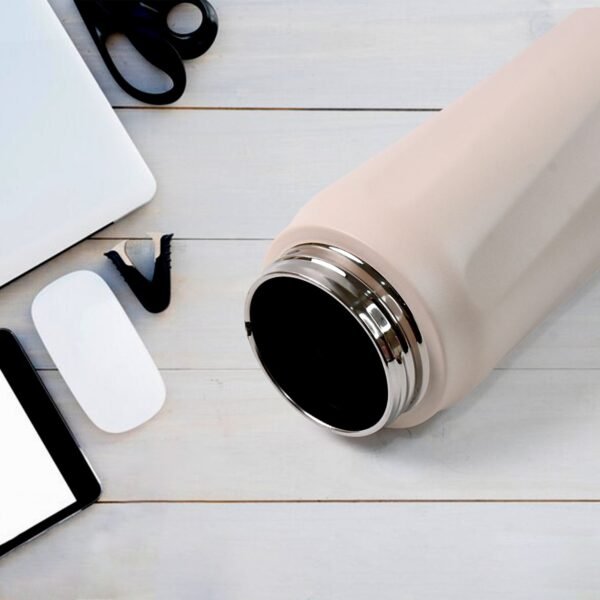 05_501e3d97-cd39-4e73-b576-08db4d9a4d4b.jpg Stainless Steel Insulated Vacuum Bottle (680ml Approx)