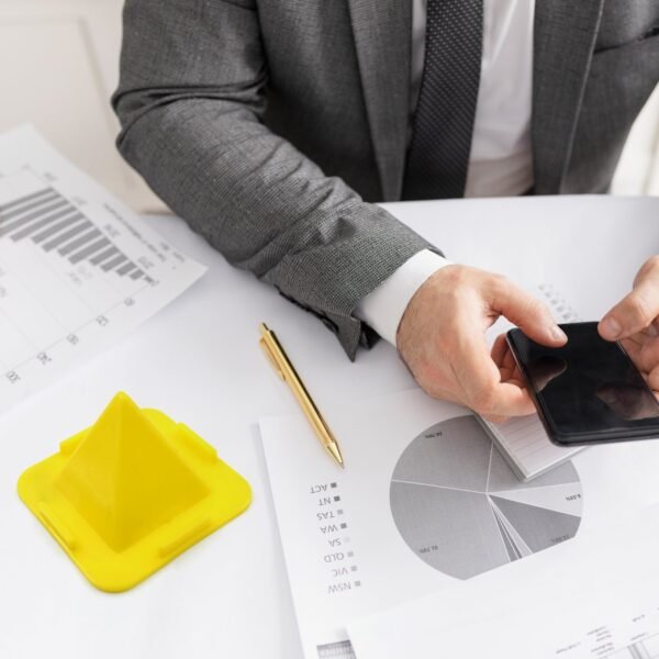 05_5860002c-8621-4423-906e-4a3a7a3821d9.jpg Portable Four-Sided Pyramid Shape Desktop/ Table Mobile Holder Stand