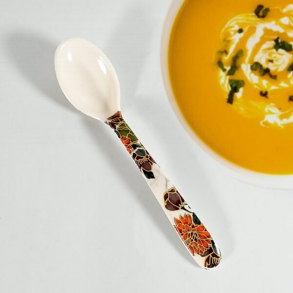 05_6a09a15f-b1a0-4dac-b1ce-269e9985bad7.jpg Dream 18-Piece Plastic Dinner Set