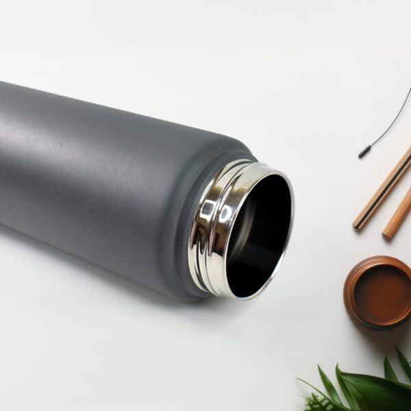 05_7a0d2a49-60d8-429b-9e8b-c56ddec8d345.jpg Stainless Steel Double Walled Vacuum Insulated Water Bottle (Mix Design 1 Pc)