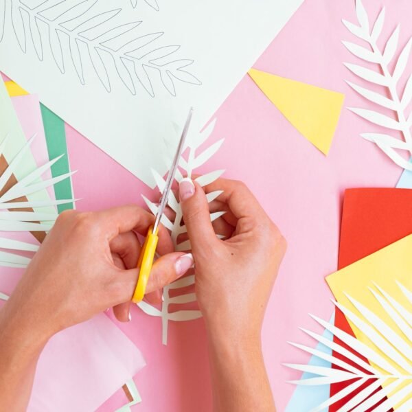 05_e2766818-cd82-45bb-b203-9fdbaefc95e6.jpg Large Multipurpose Scissors: Comfort Grip & Precision Cuts (1 Pc)