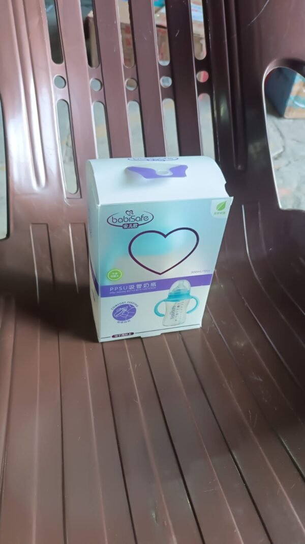 05d7c835-2af2-404c-8db3-1d3c78dd523e.jpg Plastic Baby Feeding Bottle with Handles, Cleaning brush & Straw (300 ML / 1 Pc)