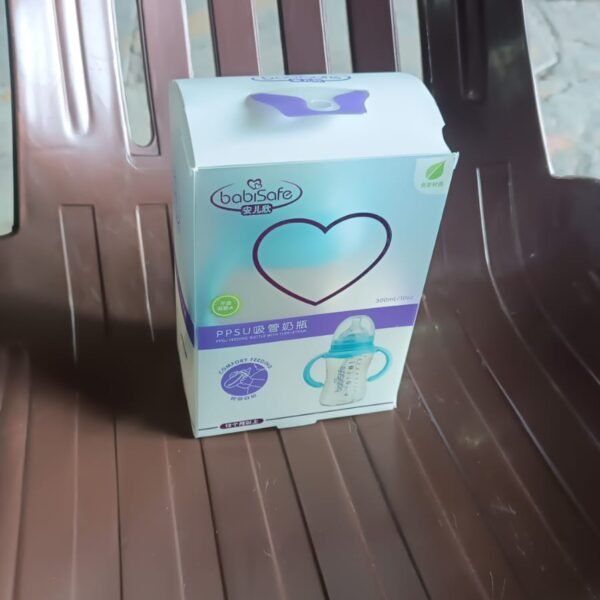 05d7c835-2af2-404c-8db3-1d3c78dd523e.jpg Plastic Baby Feeding Bottle with Handles, Cleaning brush & Straw (300 ML / 1 Pc)