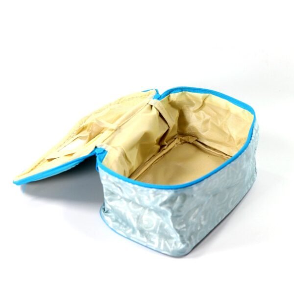PORTABLE MAKEUP BAG WIDELY USED BY WOMEN’S FOR STORING THEIR MAKEUP EQUIPMENT’S AND ALL WHILE TRAVELLING AND MOVING.