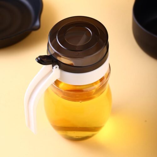 Oil Dispenser Plastic with small nozzle 650ml