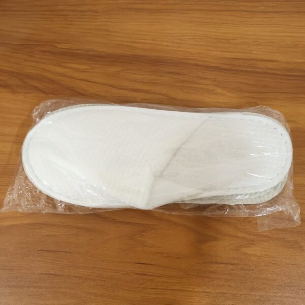 06_4d72a1f3-1ad2-4f37-9be6-49b2d713300e.jpg Hotel & Spa Soft Slippers for Guests (29 × 11 Cm, 1 Pair)