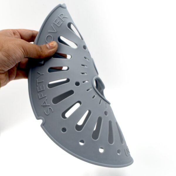 06_a0c701b2-78aa-48a8-aa24-70d846617b25.jpg Universal Fit Top Load Washing Machine Spin Dryer Cover (1 Pc)