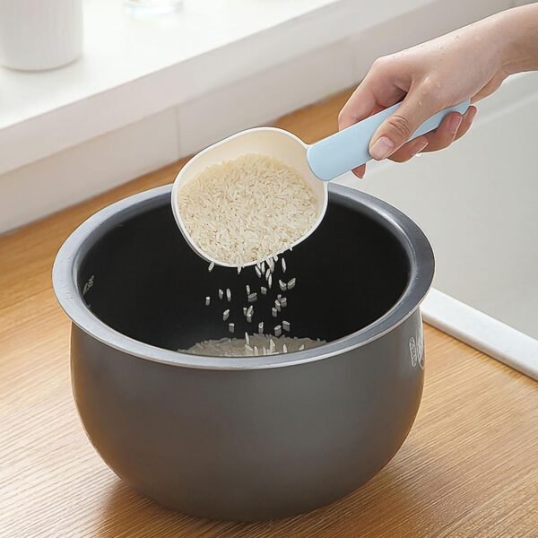 06_a461ba57-ed98-4e1c-8481-c64870303d13.jpg Large Plastic Measuring Spoons Flour Scoops for Home Kitchen (1 Pc)