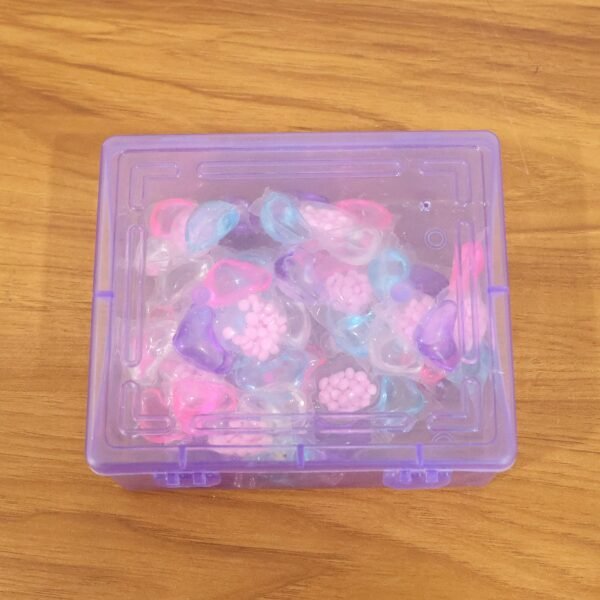 06_a4bbd15f-631c-4477-904b-039b8481b5ae.jpg Multicolour Laundry Detergent Pods (10 Piece Pack)