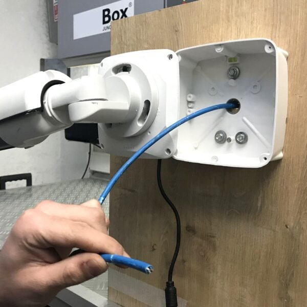 06_afe1083c-9c1c-4c33-9d26-63cfbec174a0.jpg Camera Mounting Box – Storage Box for Cameras to Prevent Contact Damage