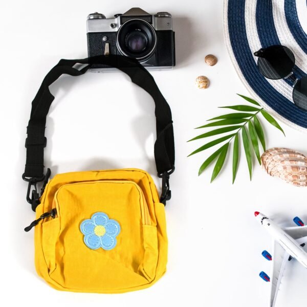 06_cd8270a7-8294-4e3c-aec2-d8a7d4b49be2.jpg Solid Color Shoulder Crossbody Bag – Trendy Small Square Bag for Students