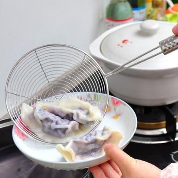 Small Oil Strainer Get Fried Food Stuffs Easily Without Any Problem And Damage