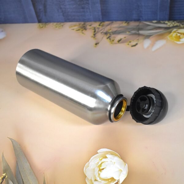 07_95218064-717f-4d40-886c-09f219e79e2c.jpg Aluminium Sports Water Bottle Look for Sports Gym (Capacity 500 ML Approx)