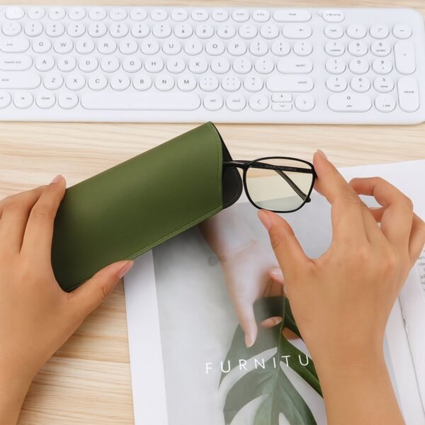 07_9b9371e8-eab9-44d6-bf84-6ab433027cdd.jpg Slim PU Leather Glasses Sleeve - (1 Pc)