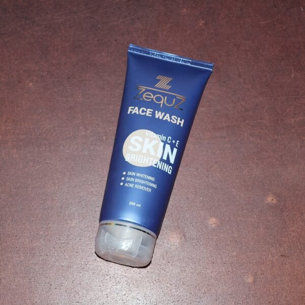 07_a4e52f3e-6f57-4b7c-b62f-a36622ade694.jpg Zequz Vitamin C + E Brightening Face Wash - (200 ML)