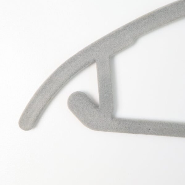 07_hanger.jpg Velvet Non-Slip Clothes Hanger (1 Pc)