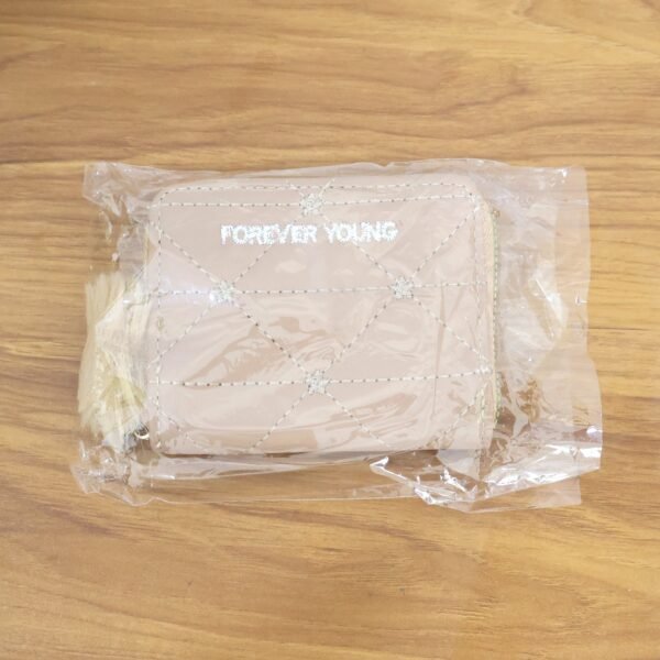 08_5d74e9be-8cc2-4cdc-8490-6c0901700add.jpg Stylish Kids Wallet with Soft Fur Zip Puller (1 Pc)