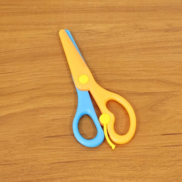 Child-Safe Plastic Safety Scissors for Kids (1 Pc)
