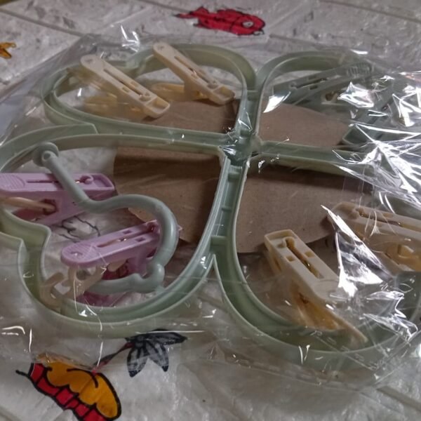 09cf7619-7e75-46db-9a63-e19eb7036927.jpg Heart Shape Cloth Drying Rack with 8 Clips for Socks, Baby Clothes, Towels