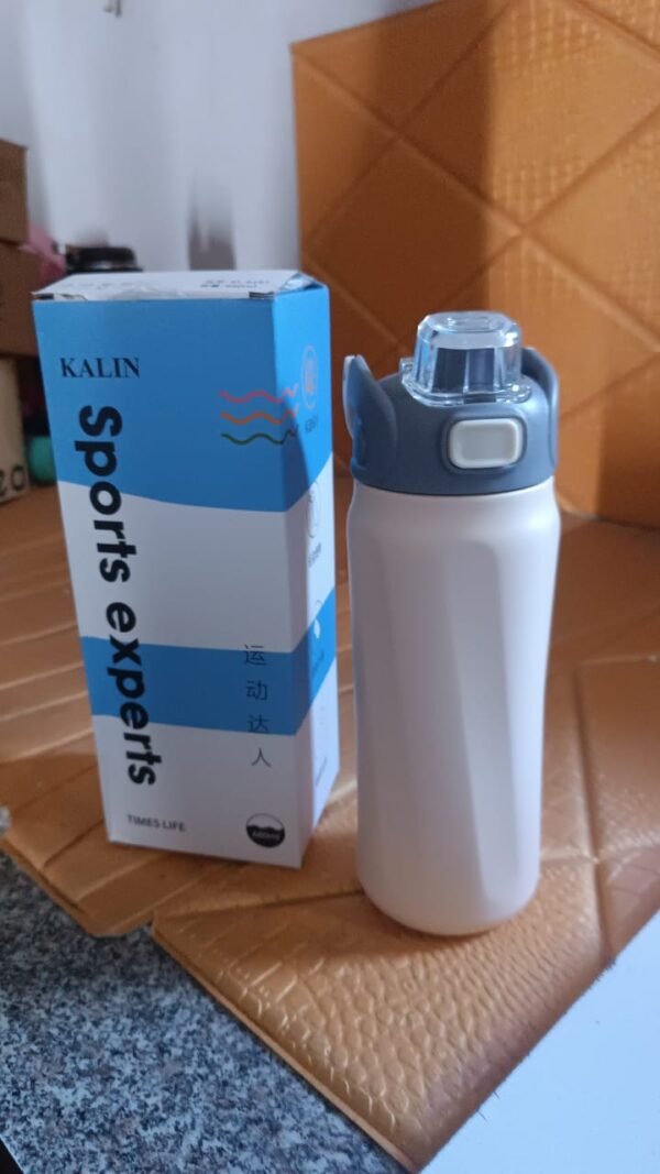 0c0be92f-86aa-475e-8c2d-41f14a786b44.jpg Stainless Steel Insulated Vacuum Bottle (680ml Approx)