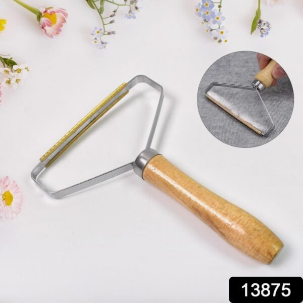 0c6f2733-71a0-4b51-9ec1-148d7df1b988.jpg Portable Double Sided Lint Remover (1 Pc)