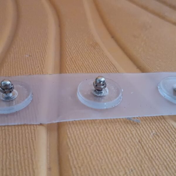 0ceefe1f-ce7d-478e-a02e-4e6dcb63b4ed.jpg Adhesive Nails Wall Hooks (Screw Sticker / 3 Hook / 1 Pc / B Grade)