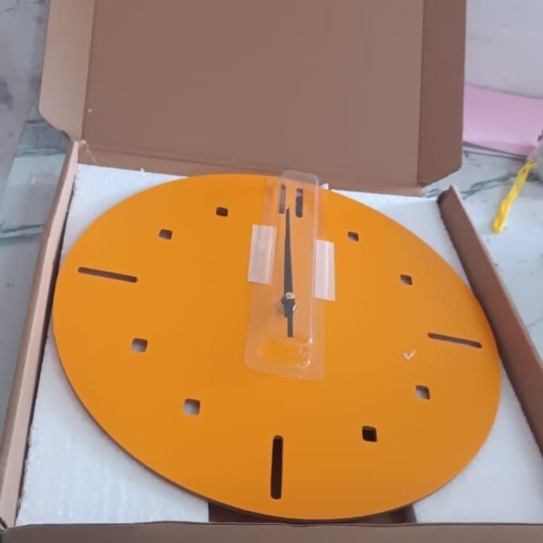 Modern Round Wall Clock Stylish and Silent Non-Ticking Decorative Timepiece (1 Pc)