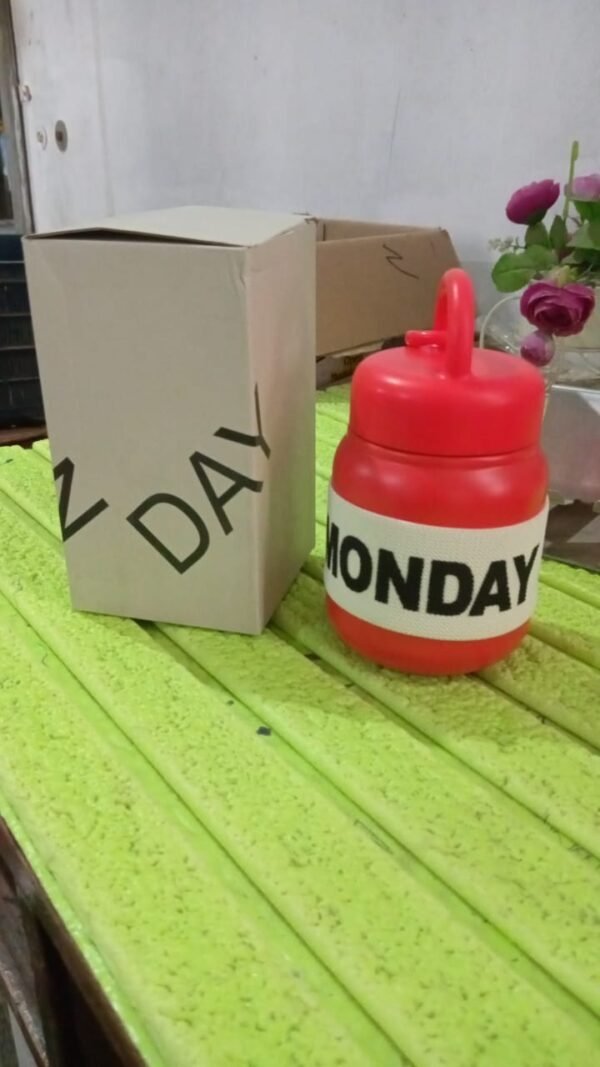 0f7d484d-2f2e-4463-b0ae-2ad9737856f6.jpg Stainless Steel Mug / Bottle Vacuum Insulated Cup With Handle & Rubber Grip (550 ML)