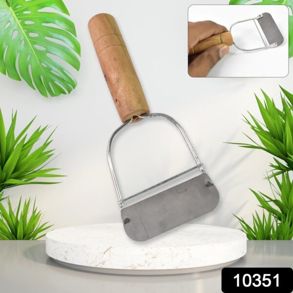 114.jpg Wooden Handle Metal Vegetable Cutter, Peeler, Slicer (1 Pc / B Grade)