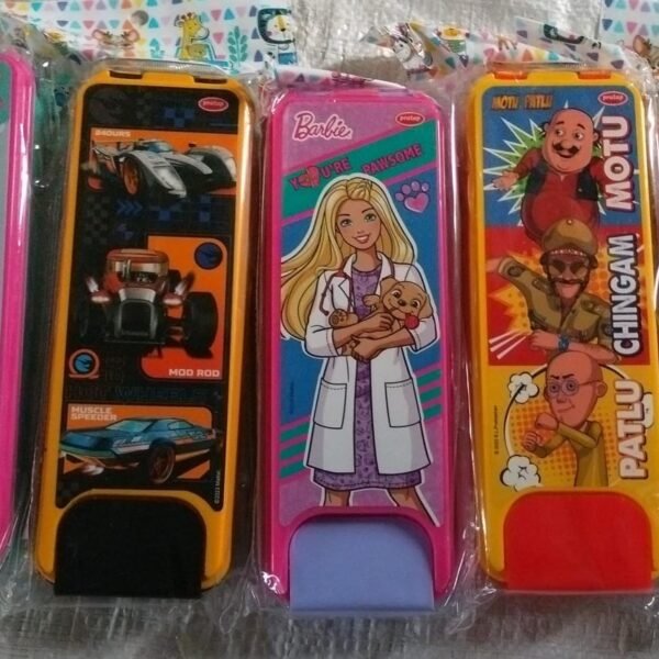 11830f34-5175-4d17-b1e4-7d6e35042214_102c91b6-f85f-4ef6-ba87-54034ff1890e.jpg Stylish Cartoon Printed Hard Top Pencil Box for Kids (1 Pc / Mix Design)