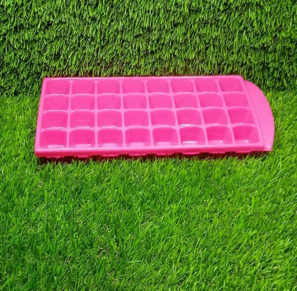 32 Cavity Ice Tray For Making And Creating Ice Cubes Easily.