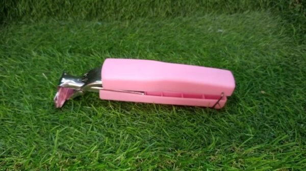 1e3d2bd2-d60c-463e-8eb7-41e6e5c38424.jpg Stainless Steel Hot Dish Plate Clip – Secure Bowl & Plate Gripper for Home & Kitchen